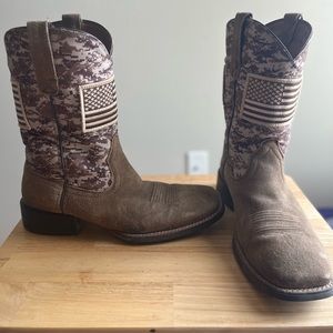 Wrist Mens Boots w/ American flag and digital camo